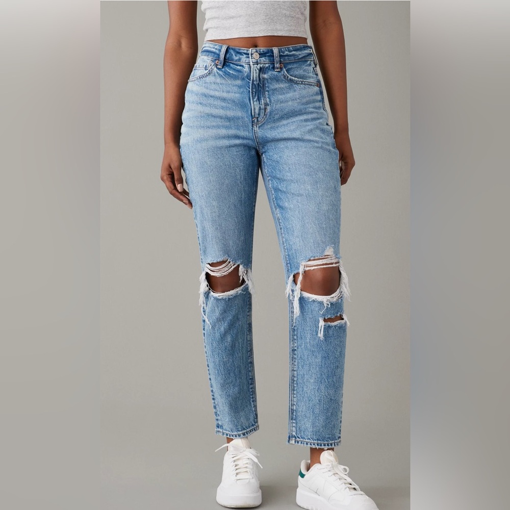 American Eagle Outfitters Light Blue Ripped Jeans